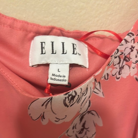 Elle Pink Floral Blouse - Picture 2 of 2